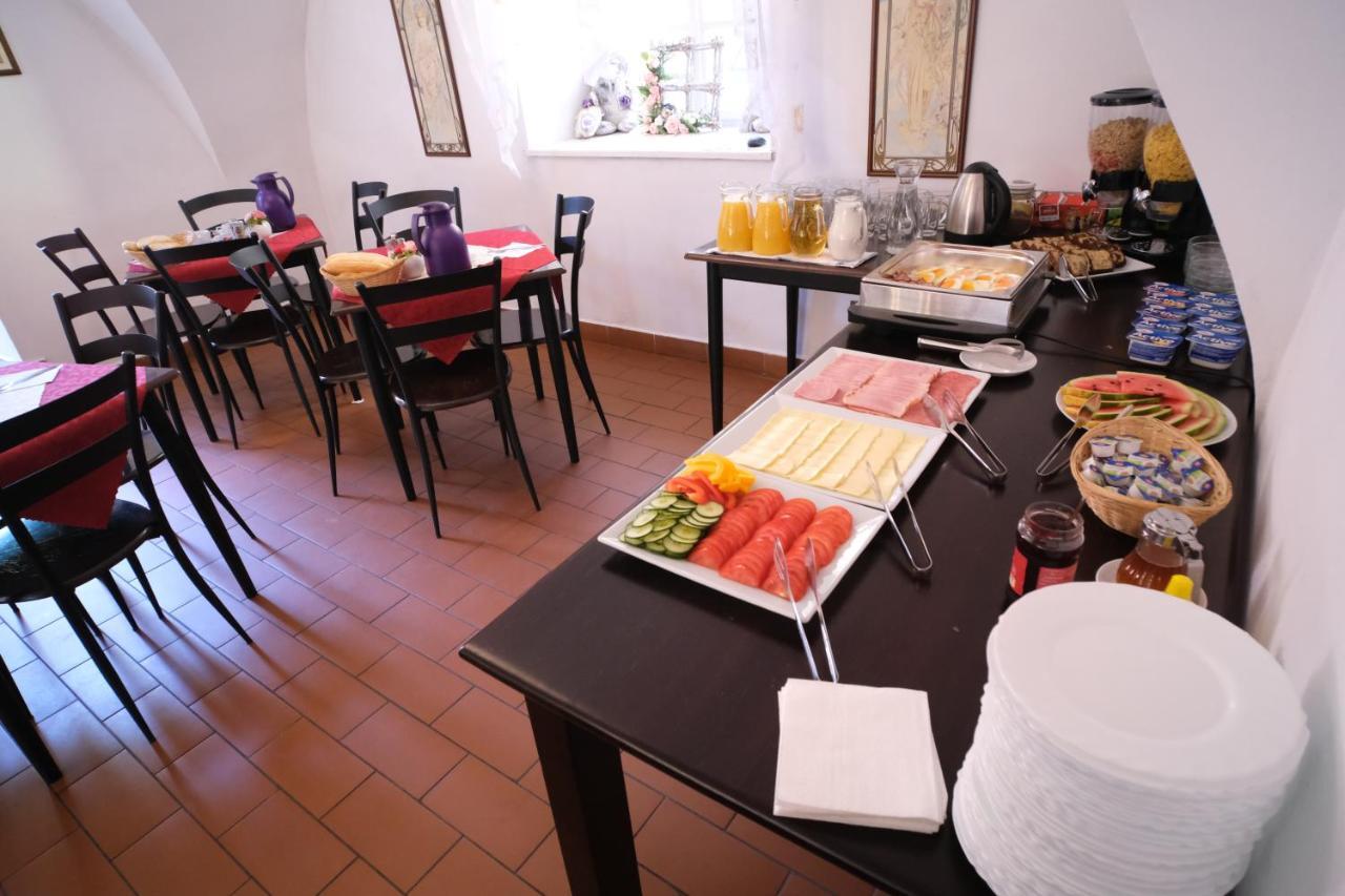 Pension Rosa Cesky Krumlov Ngoại thất bức ảnh